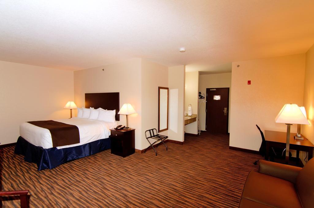Cobblestone Inn & Suites - Denison | Oak Ridge Room photo