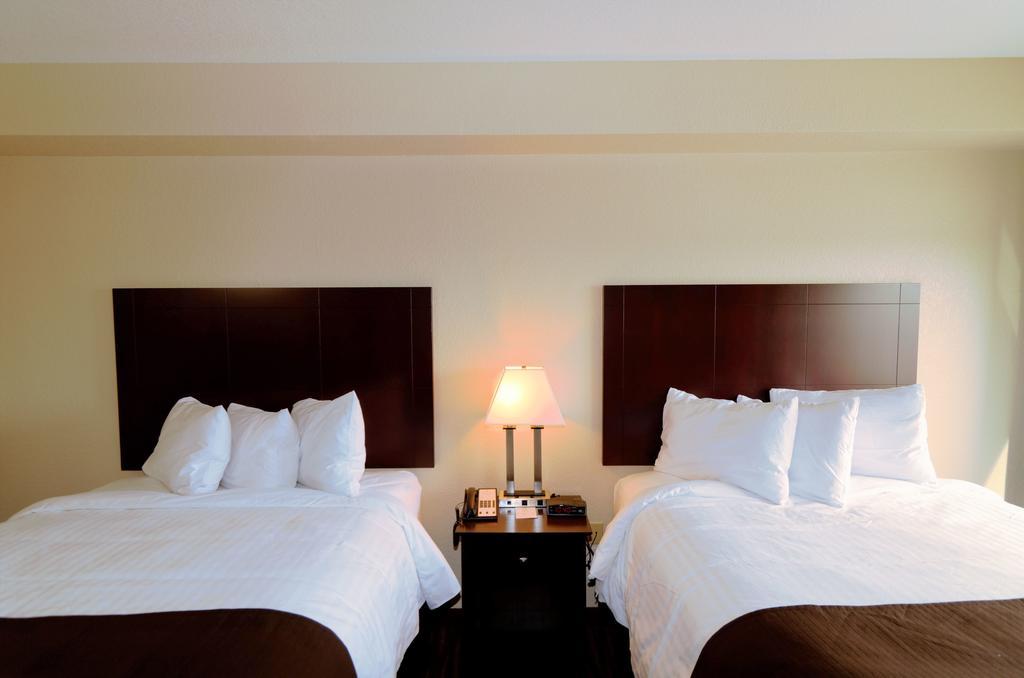 Cobblestone Inn & Suites - Denison | Oak Ridge Room photo