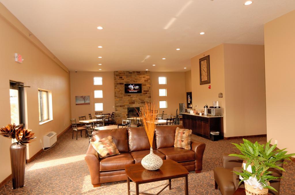 Cobblestone Inn & Suites - Denison | Oak Ridge Exterior photo